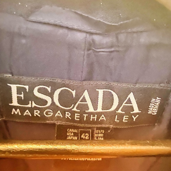 Escada Virgin Wool Blazer. Blue. Embroidered Accent & Pointed Collar. - Picture 4 of 7